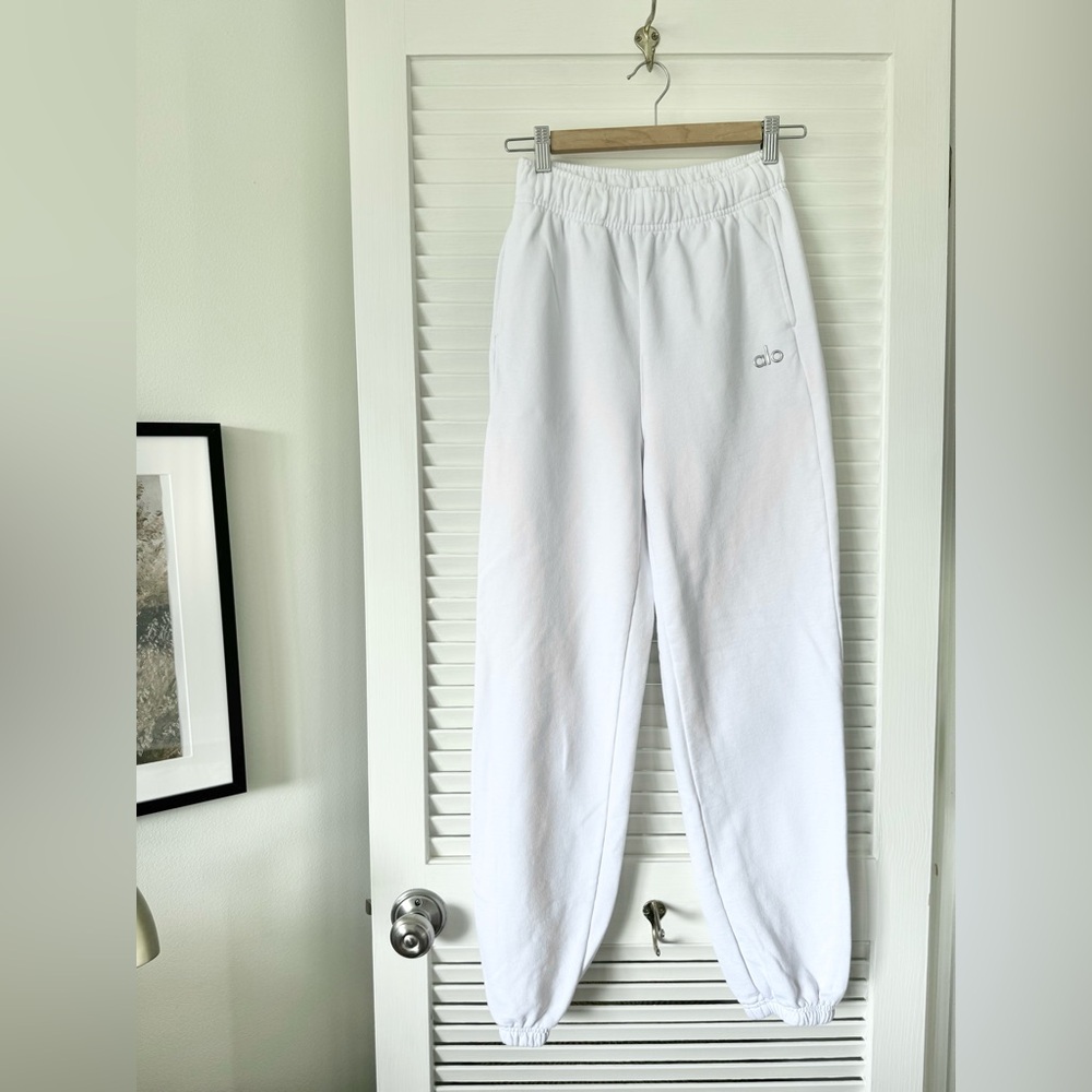 Alo Yoga White Accolade Joggers Sweatpants XXS